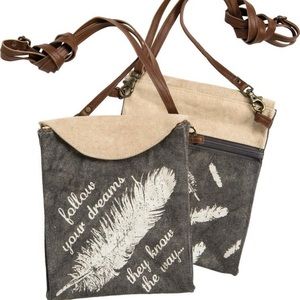 NWOT Follow Your Dreams quote purse